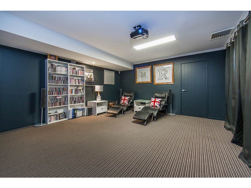 53 Flinders Parade, Scarborough QLD 4020