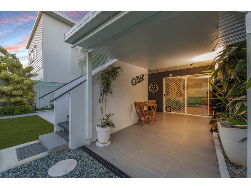 53 Flinders Parade, Scarborough QLD 4020