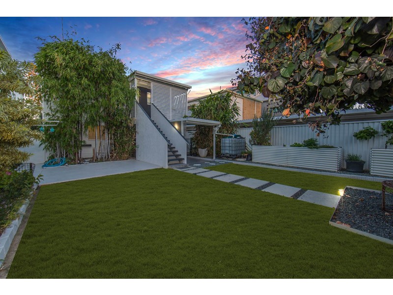 53 Flinders Parade, Scarborough QLD 4020