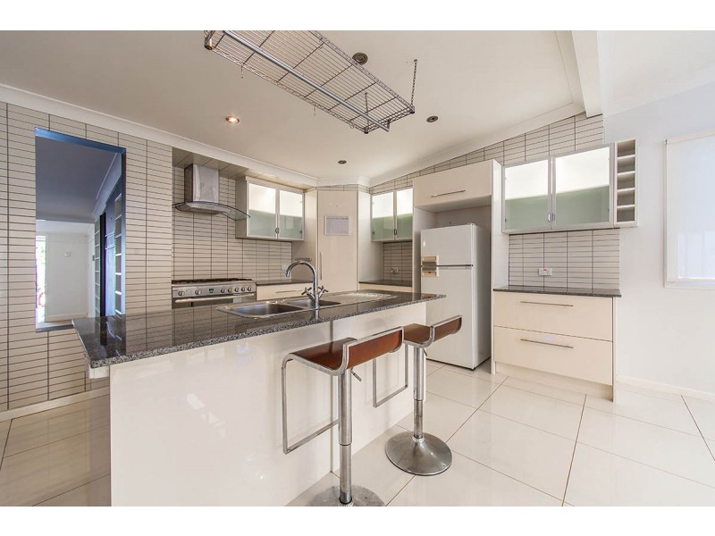 2 Ewan  Street, Margate QLD 4019