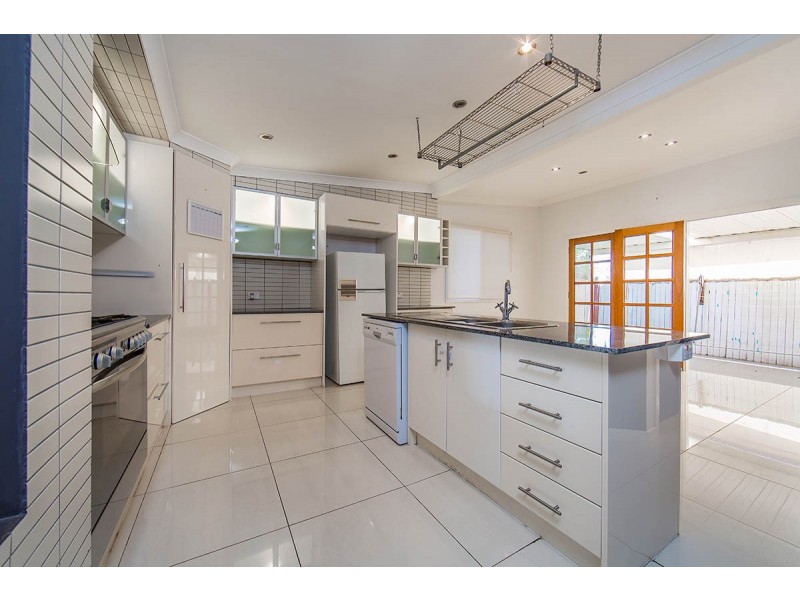 2 Ewan  Street, Margate QLD 4019