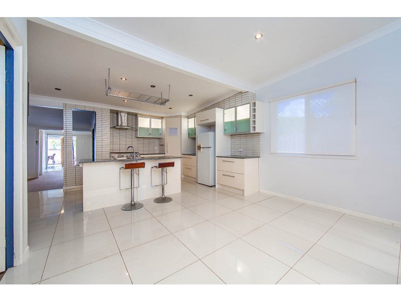 2 Ewan  Street, Margate QLD 4019