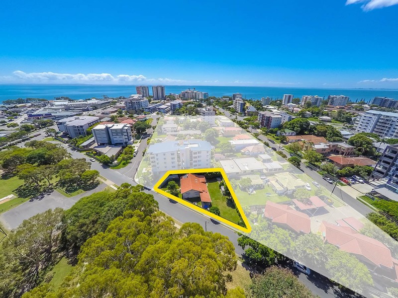 1 Hutchison Street, Redcliffe QLD 4020
