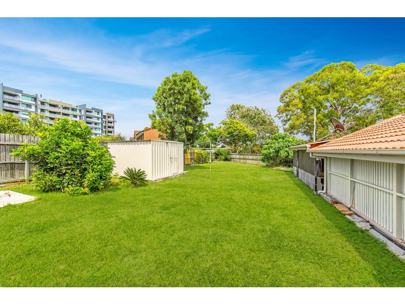 1 Hutchison Street, Redcliffe QLD 4020