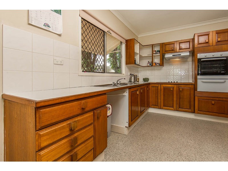 1 Hutchison Street, Redcliffe QLD 4020