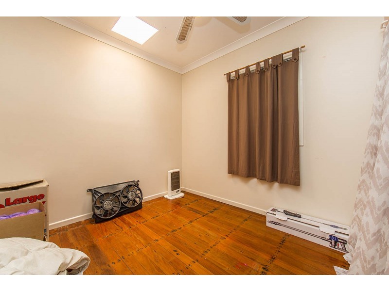 1 Hutchison Street, Redcliffe QLD 4020