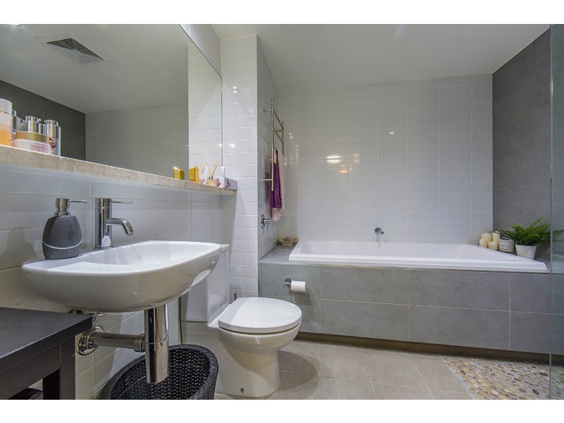301/101 Marine Parade, Redcliffe QLD 4020