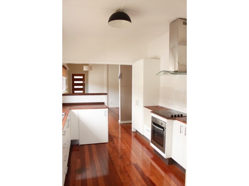 52 Turner Street, Scarborough QLD 4020