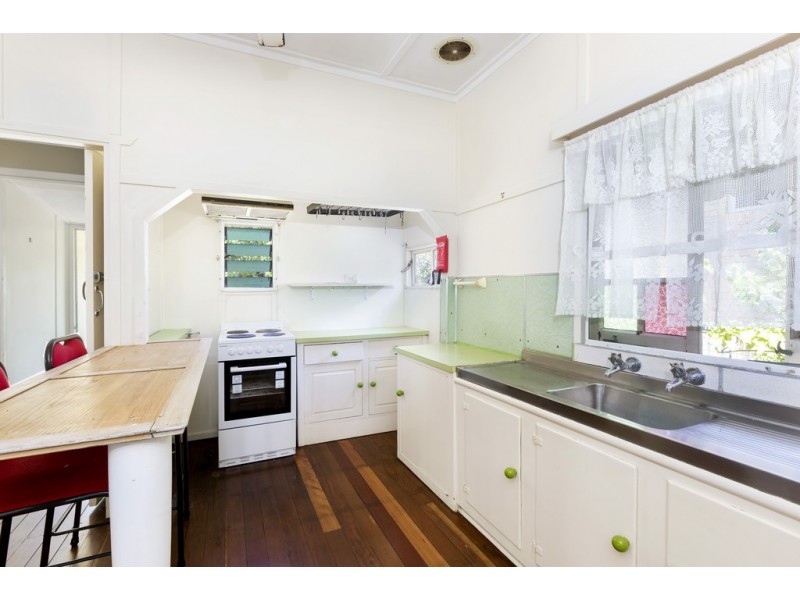 386 Oxley Avenue, Redcliffe QLD 4020