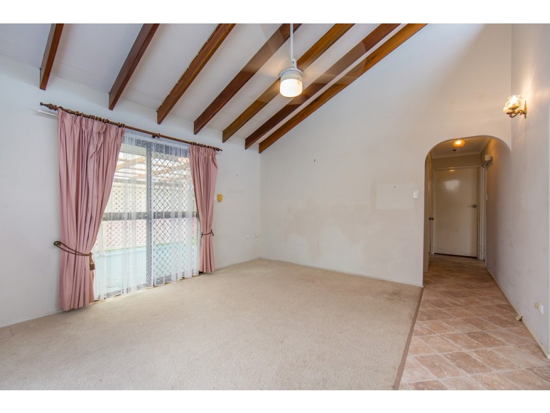 4/1 Claret Court, Kippa-ring QLD 4021