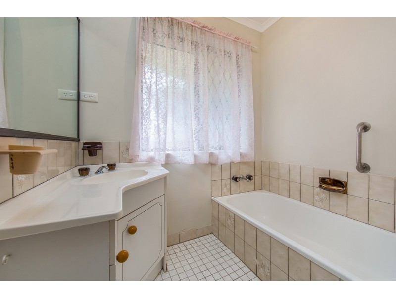 4/1 Claret Court, Kippa-ring QLD 4021