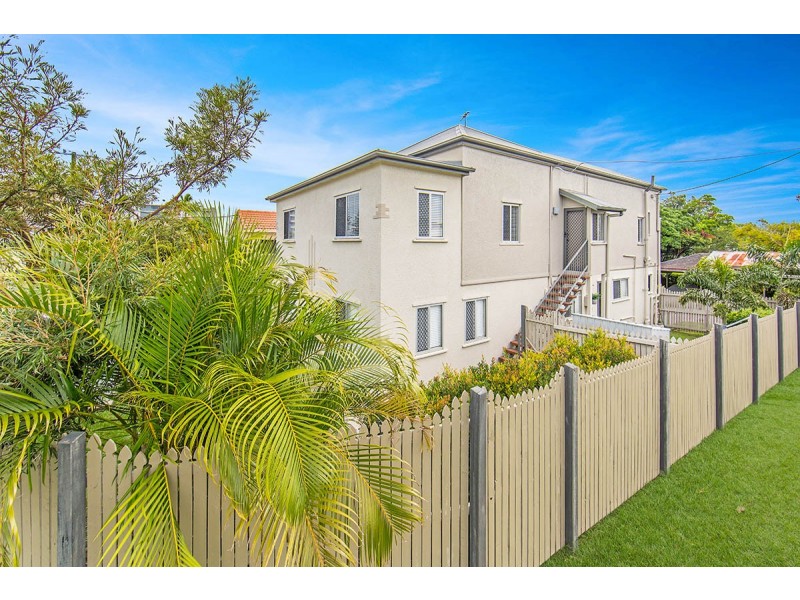 17 Kate Street, Woody Point QLD 4019