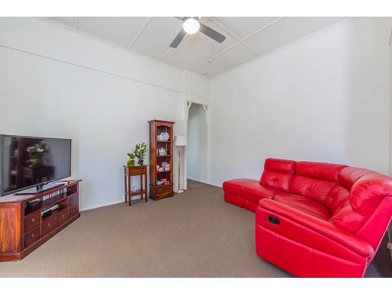 17 Kate Street, Woody Point QLD 4019