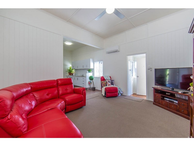 17 Kate Street, Woody Point QLD 4019