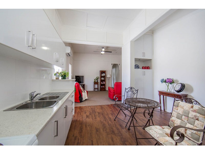 17 Kate Street, Woody Point QLD 4019