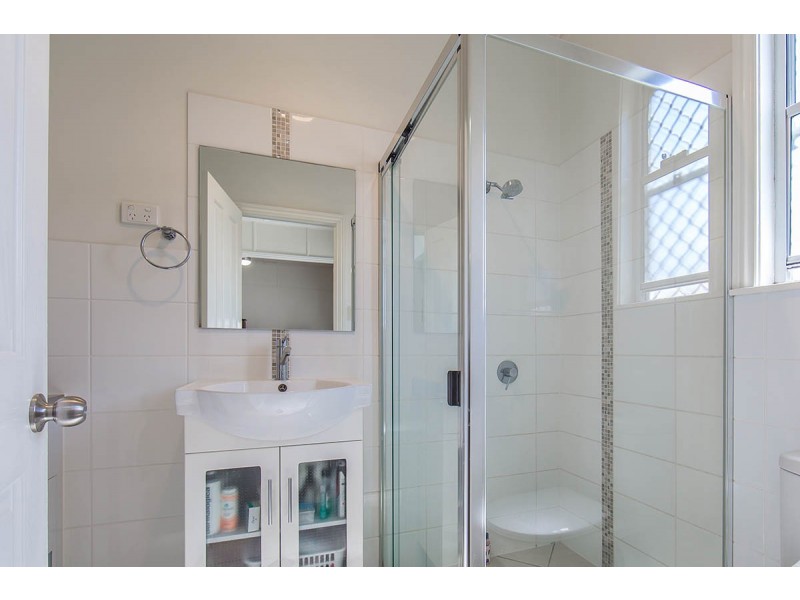 17 Kate Street, Woody Point QLD 4019
