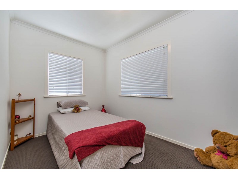 17 Kate Street, Woody Point QLD 4019