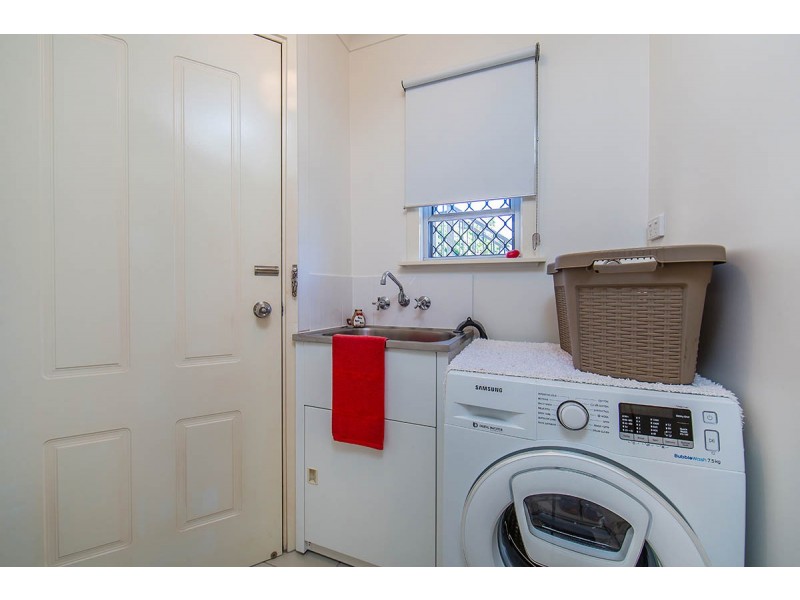 17 Kate Street, Woody Point QLD 4019