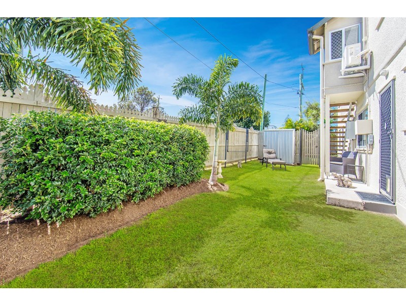 17 Kate Street, Woody Point QLD 4019