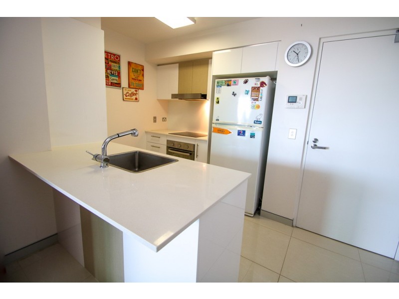 8/80 Hornibrook Esplanade, Clontarf QLD 4019