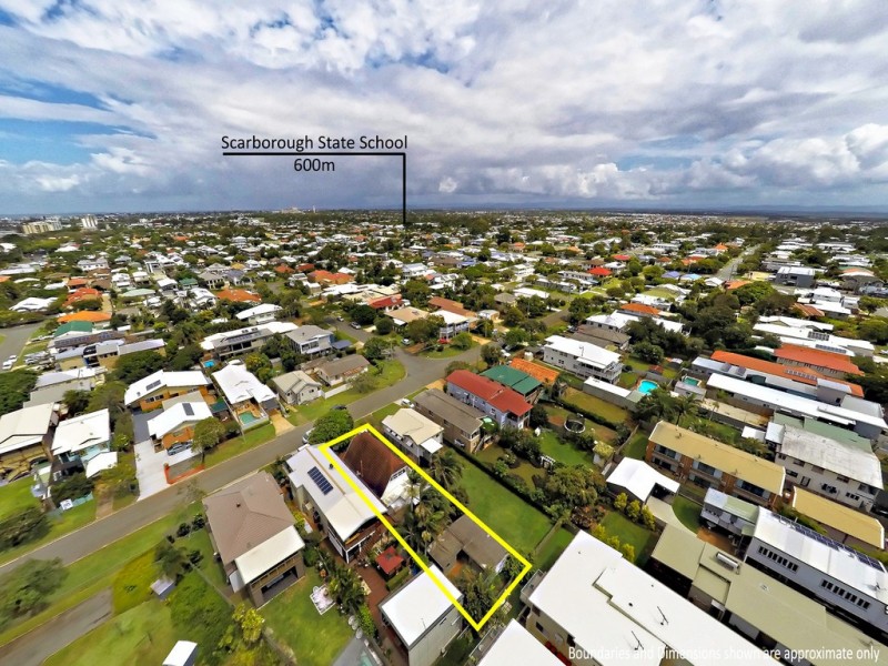 8 James Street, Scarborough QLD 4020