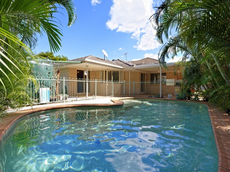 11 Hillier Street, Clontarf QLD 4019