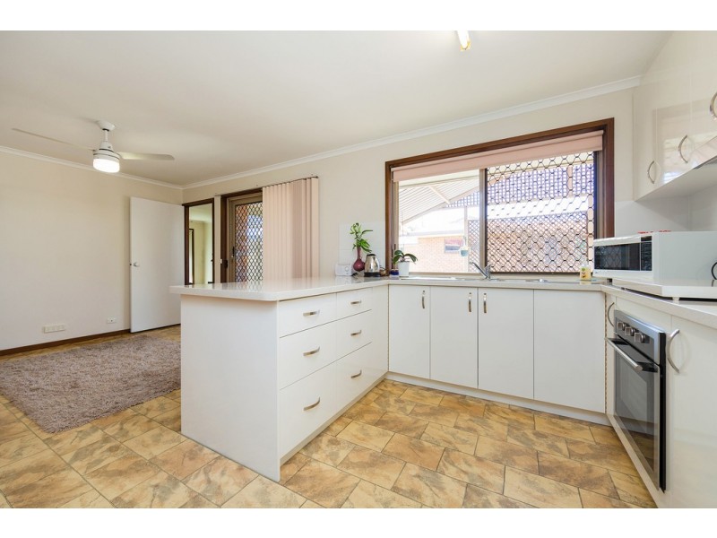 143 Anzac Ave, Redcliffe QLD 4020