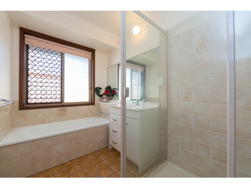 143 Anzac Ave, Redcliffe QLD 4020