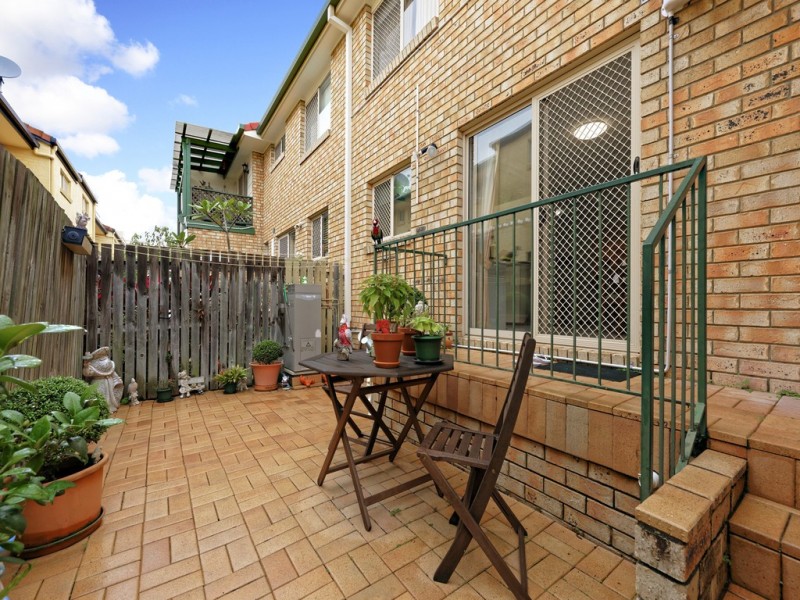 1/19 Ellen Street, Woody Point QLD 4019