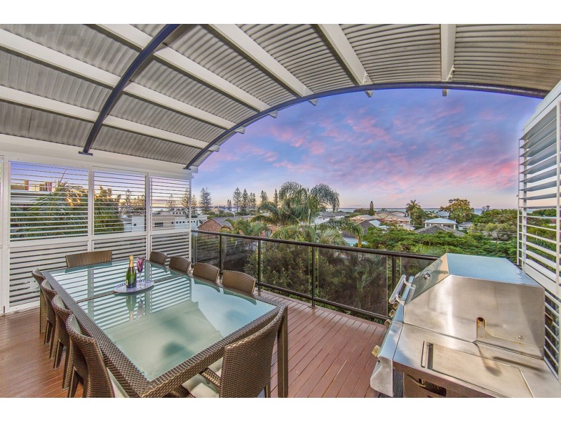 4 Fourth Avenue, Scarborough QLD 4020