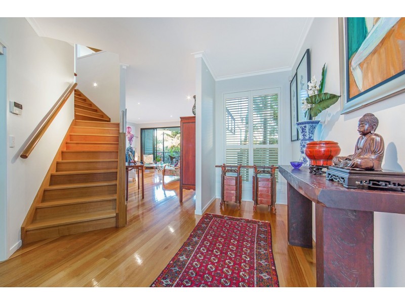 4 Fourth Avenue, Scarborough QLD 4020