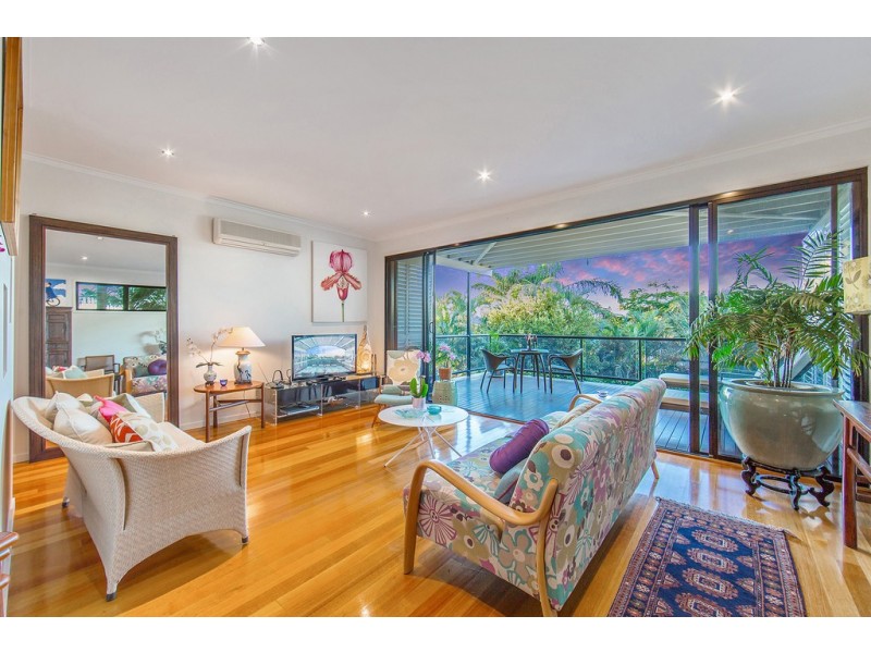 4 Fourth Avenue, Scarborough QLD 4020