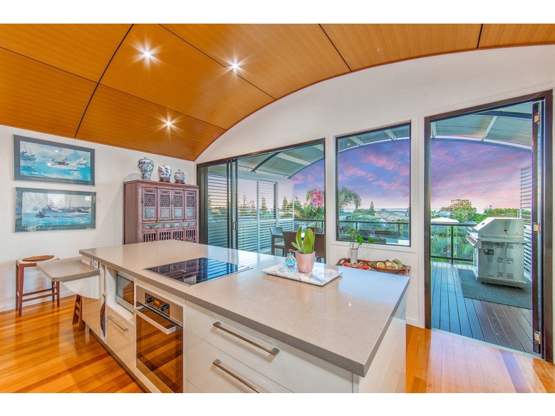 4 Fourth Avenue, Scarborough QLD 4020