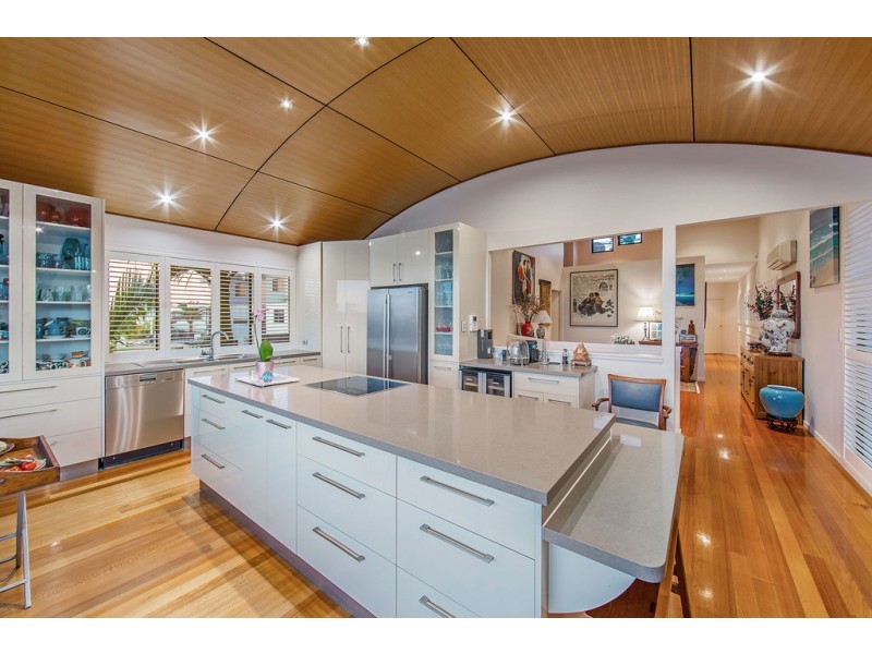 4 Fourth Avenue, Scarborough QLD 4020