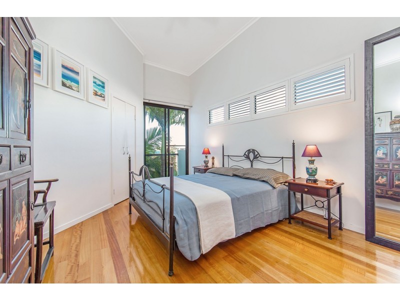 4 Fourth Avenue, Scarborough QLD 4020