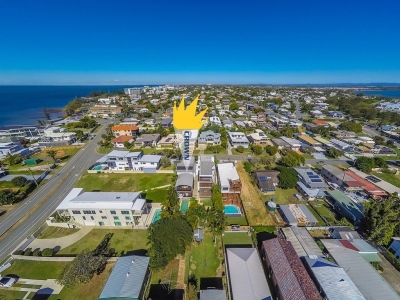 4 Fourth Avenue, Scarborough QLD 4020