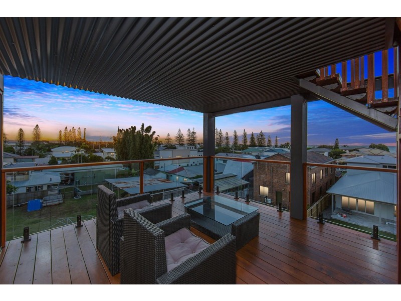 6 Fourth Avenue, Scarborough QLD 4020
