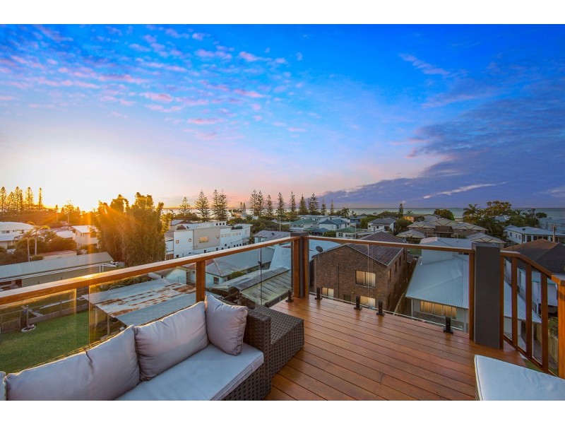 6 Fourth Avenue, Scarborough QLD 4020