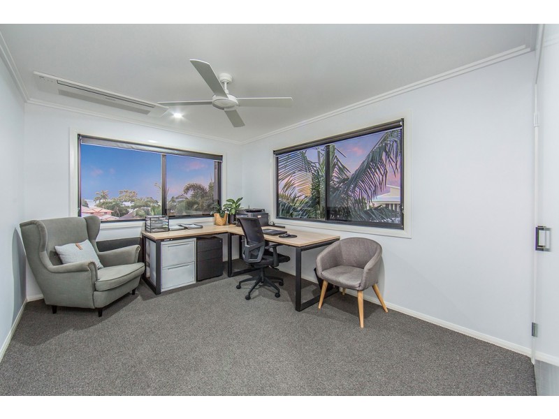 6 Fourth Avenue, Scarborough QLD 4020