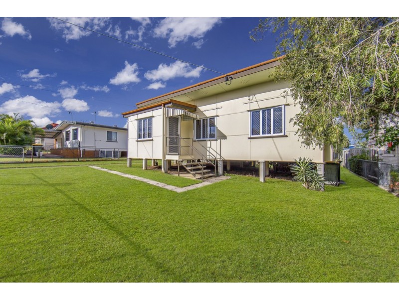 9 Weaber Street, Clontarf QLD 4019
