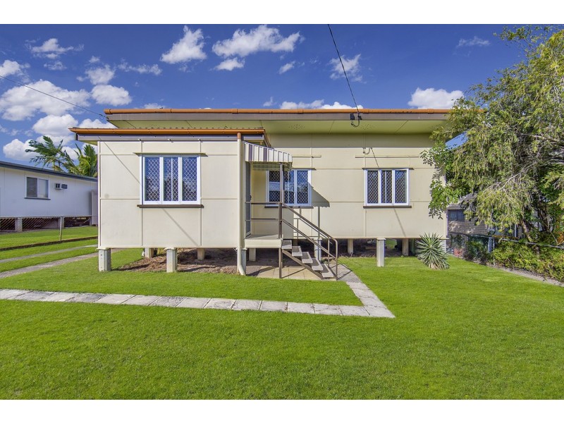 9 Weaber Street, Clontarf QLD 4019