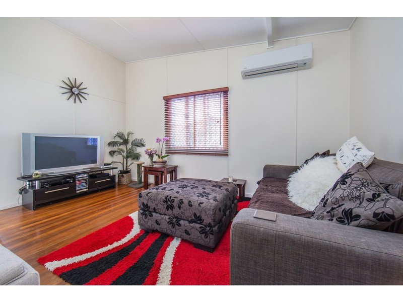 9 Weaber Street, Clontarf QLD 4019