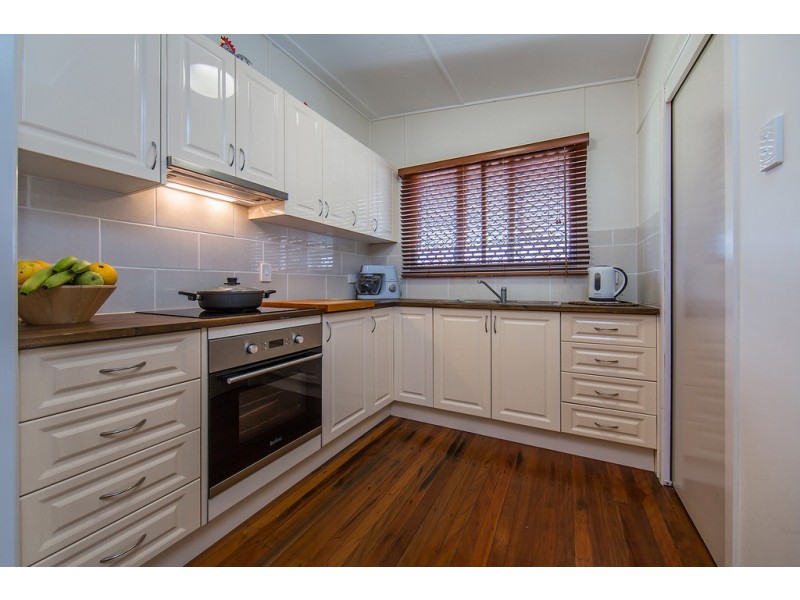 9 Weaber Street, Clontarf QLD 4019