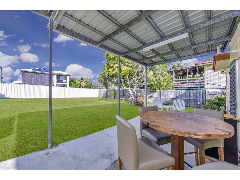 9 Weaber Street, Clontarf QLD 4019