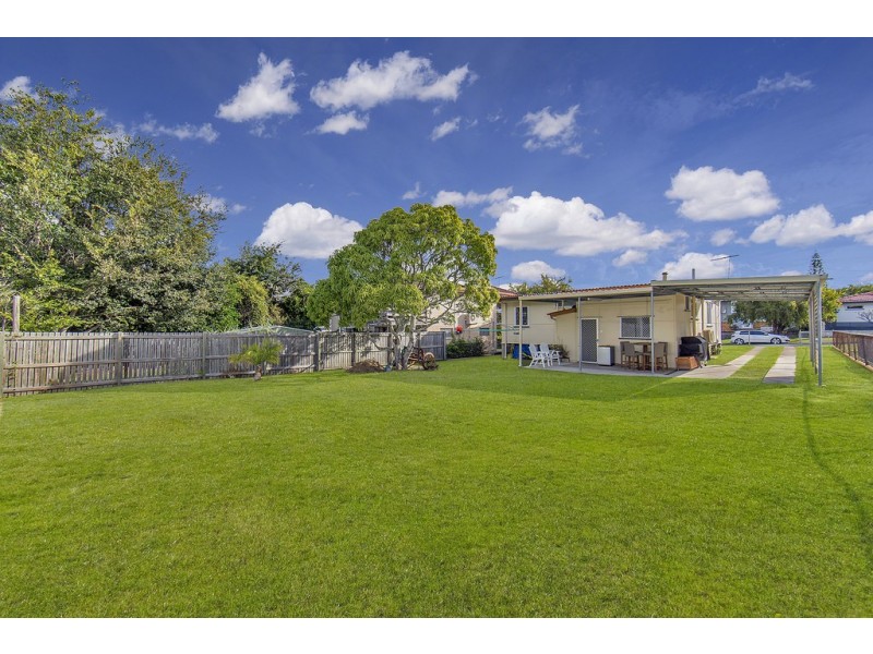 9 Weaber Street, Clontarf QLD 4019