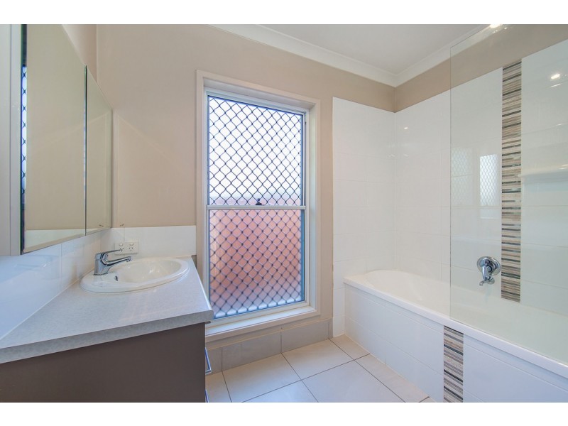 260 Scarborough Road, Scarborough QLD 4020