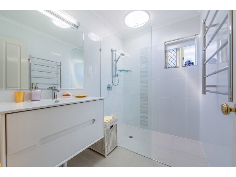 14a Maryborough Terrace, Scarborough QLD 4020