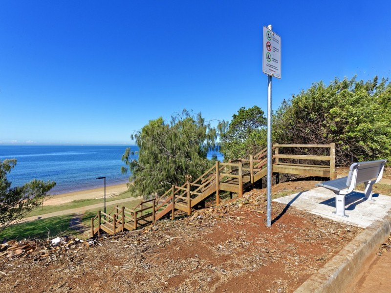 8 Dunns Terrace, Scarborough QLD 4020