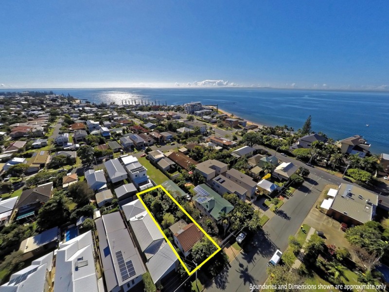 8 Dunns Terrace, Scarborough QLD 4020