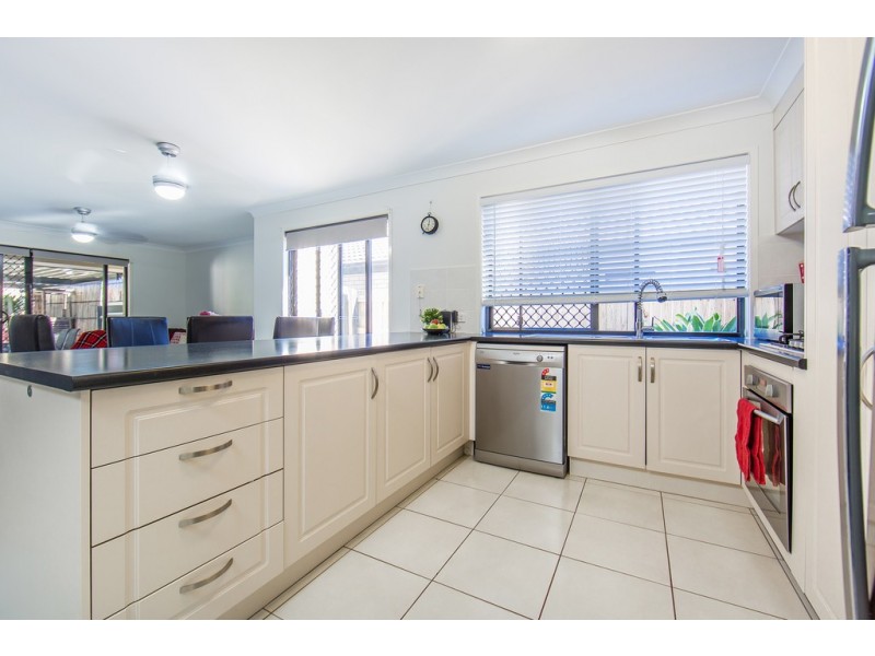13 Nina Crescent, North Lakes QLD 4509